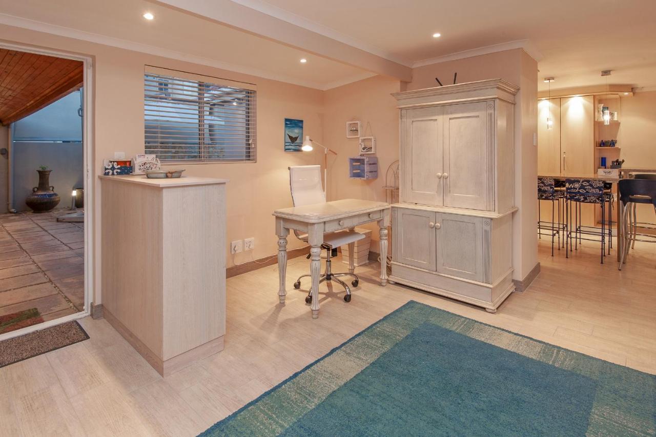 Hermanus Haven, Entire Home, On The Sea, Private Pool, Secure Esterno foto